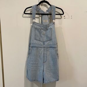 Levi’s short overalls